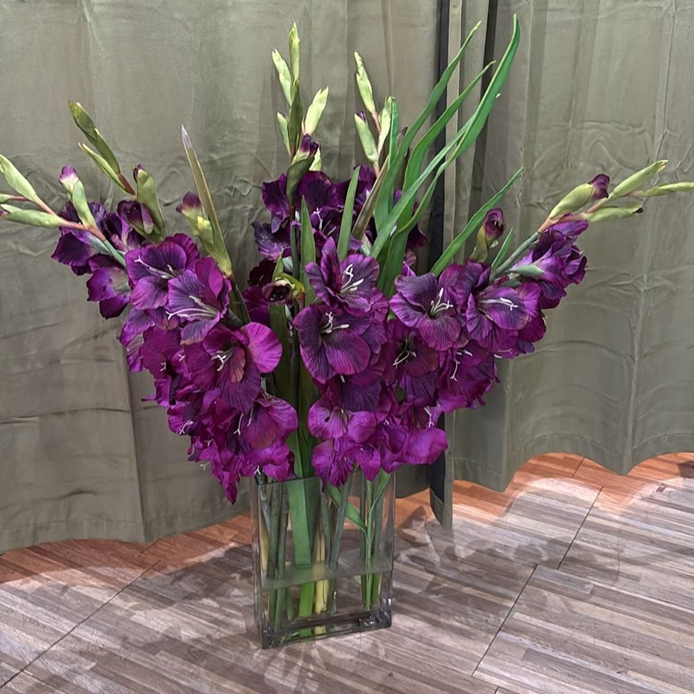 Elegant Purple Gladiolus Floral Arrangement in Glass Vase, H 35 inch - Picture 5 of 8